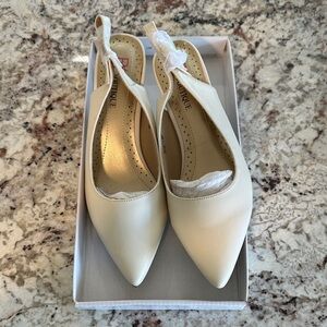 NWT Cream Women's Dress Shoes